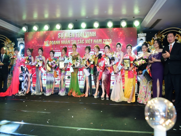 Nữ doanh nhân tài sắc Việt Nam 2020 rạng rỡ trong đêm gala vinh danh